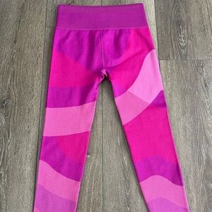 Fabletics High Waisted Multicolor Geometric Seamless Yoga Leggings Size M